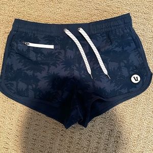 Vuori Shorts